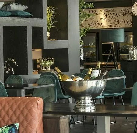 Wander Hotel 4*
