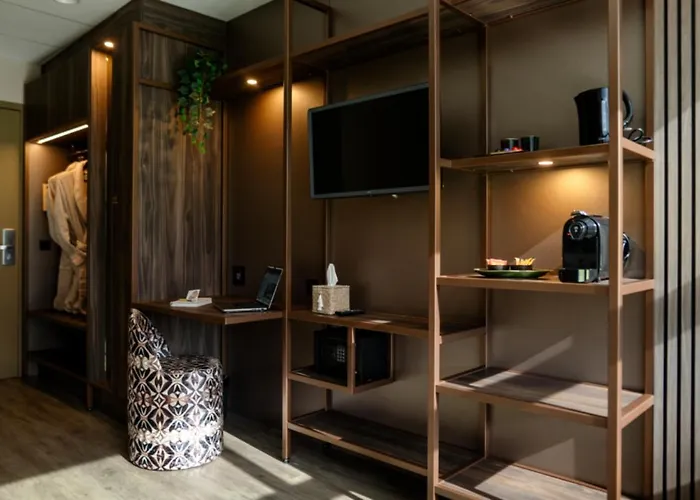 Wander 4* فاغينينغين