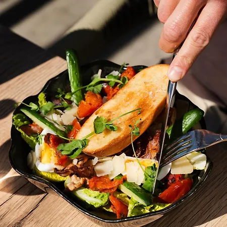 Отель Wander 4*